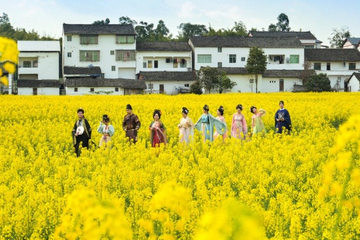 《主角》定档5月10日 改编自茅盾文